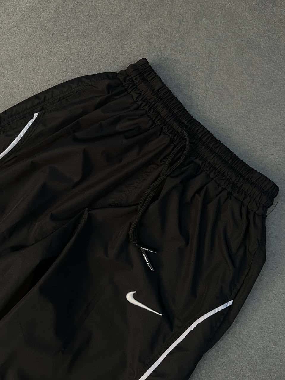 TRACKPANTS