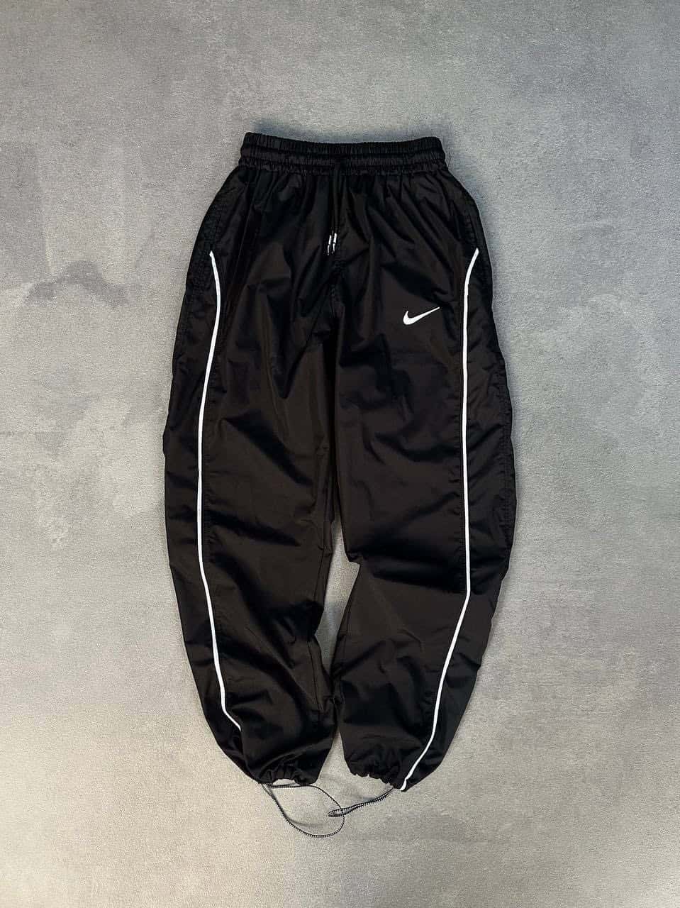 TRACKPANTS
