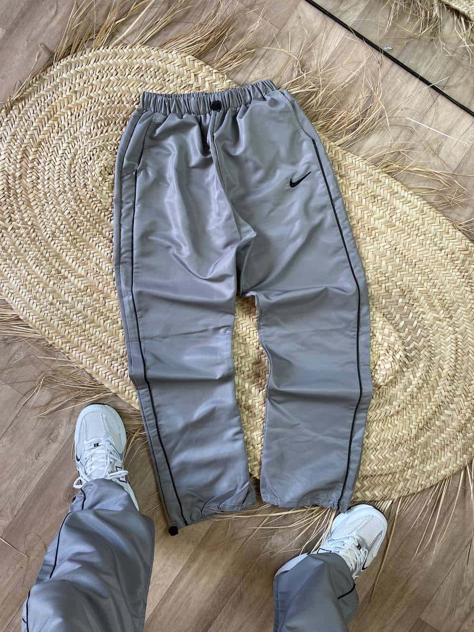 TRACKPANTS