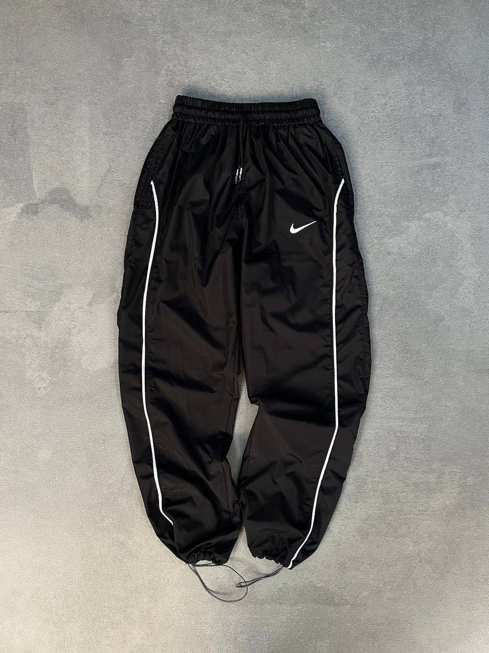 TRACKPANTS